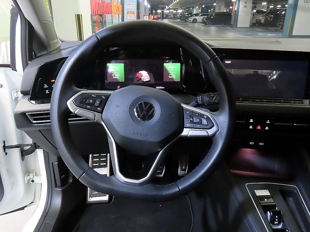 Volkswagen Golf - Vista 8