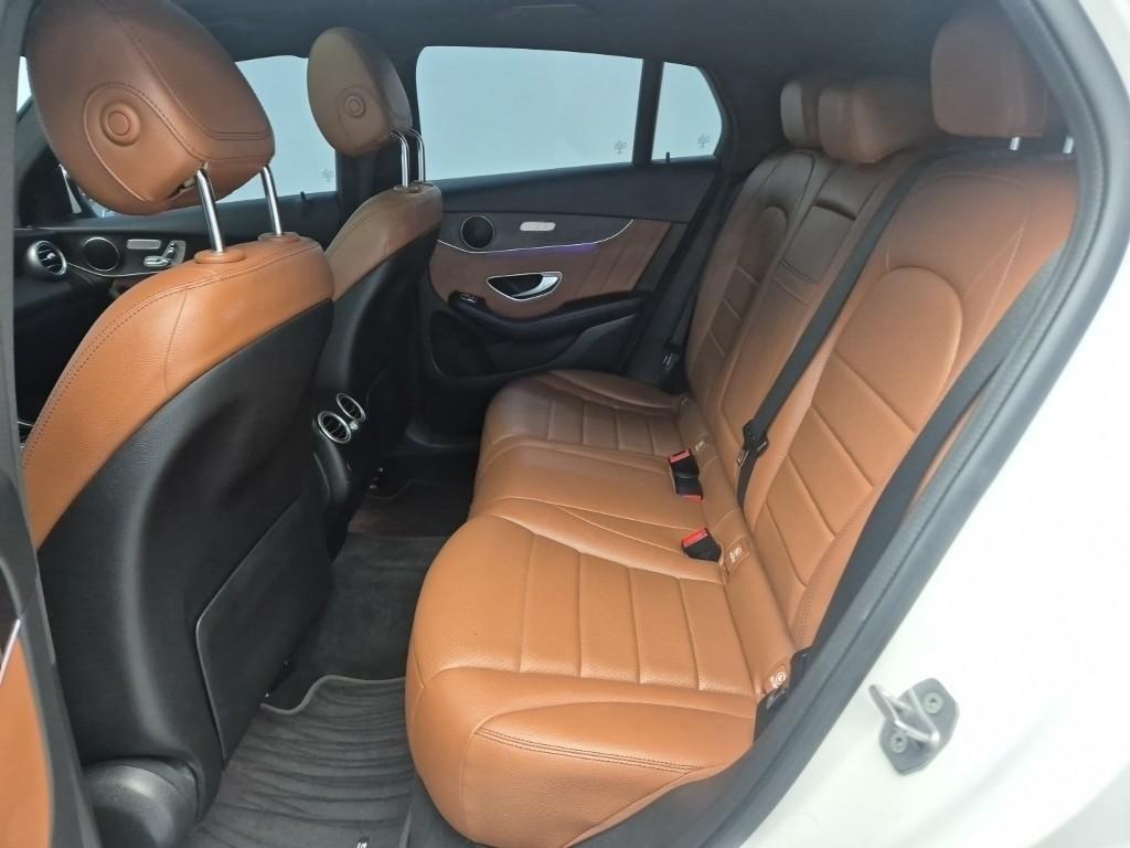 Mercedes Benz GLC Class - Vista 12
