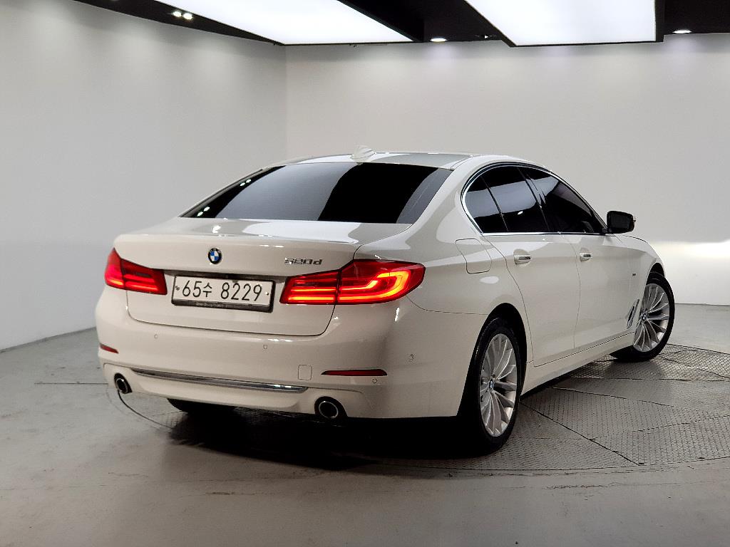 BMW 5 Series - Vista 4