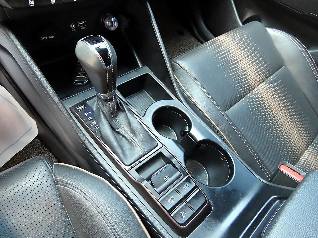 HYUNDAI Tucson - Vista 10