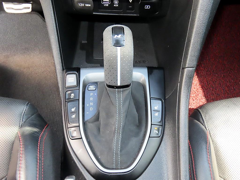 HYUNDAI Veloster - Vista 11