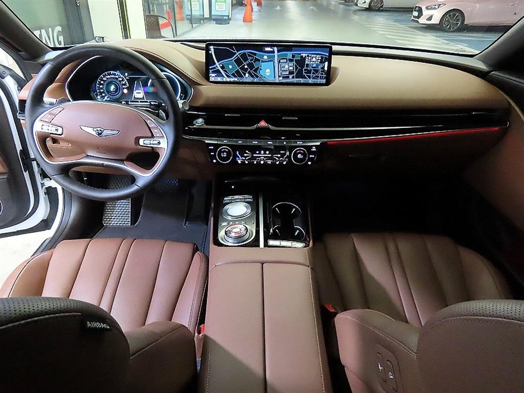 Genesis G80 - Vista 10