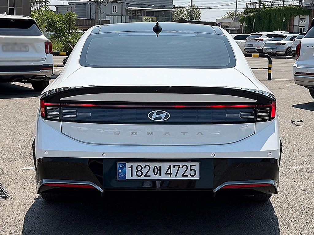 HYUNDAI Sonata - Vista 3