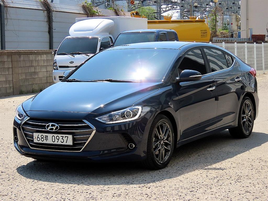 HYUNDAI Avante - Vista 2