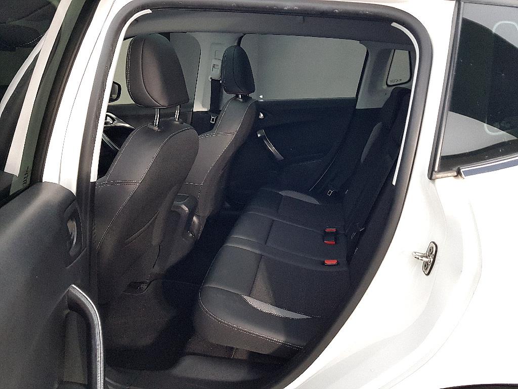 Peugeot 2008 - Vista 9