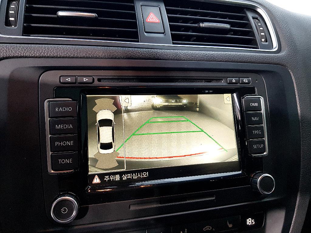 Volkswagen Jetta - Vista 12