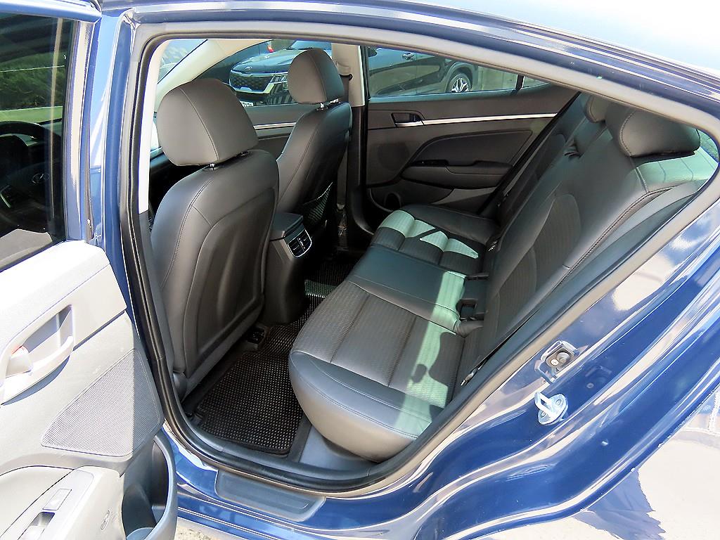 HYUNDAI Avante - Vista 6