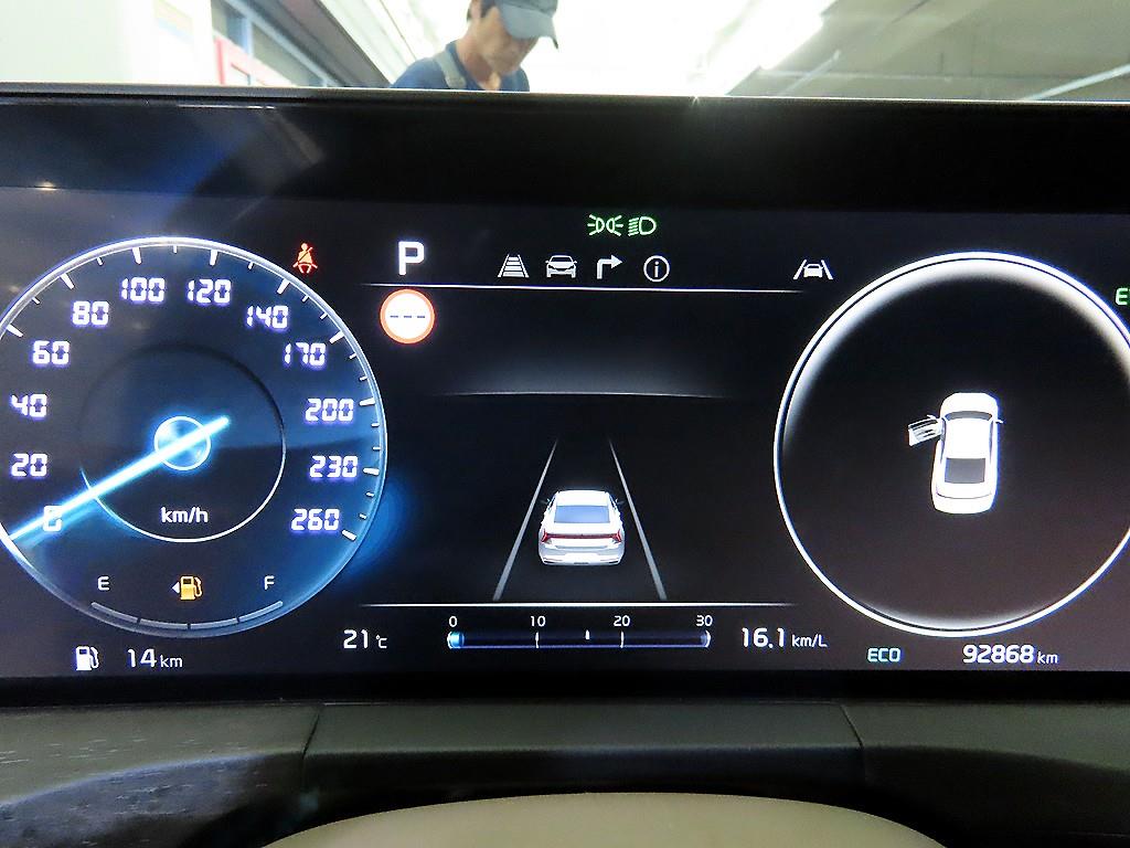 KIA K8 - Vista 9