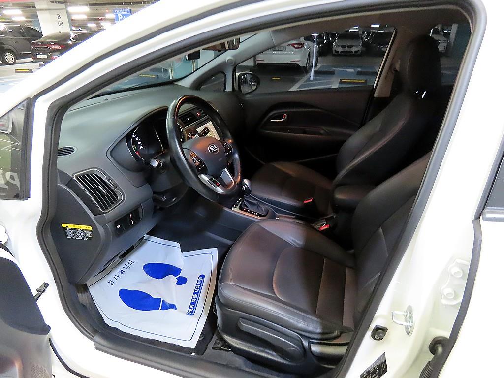 KIA Pride - Vista 6