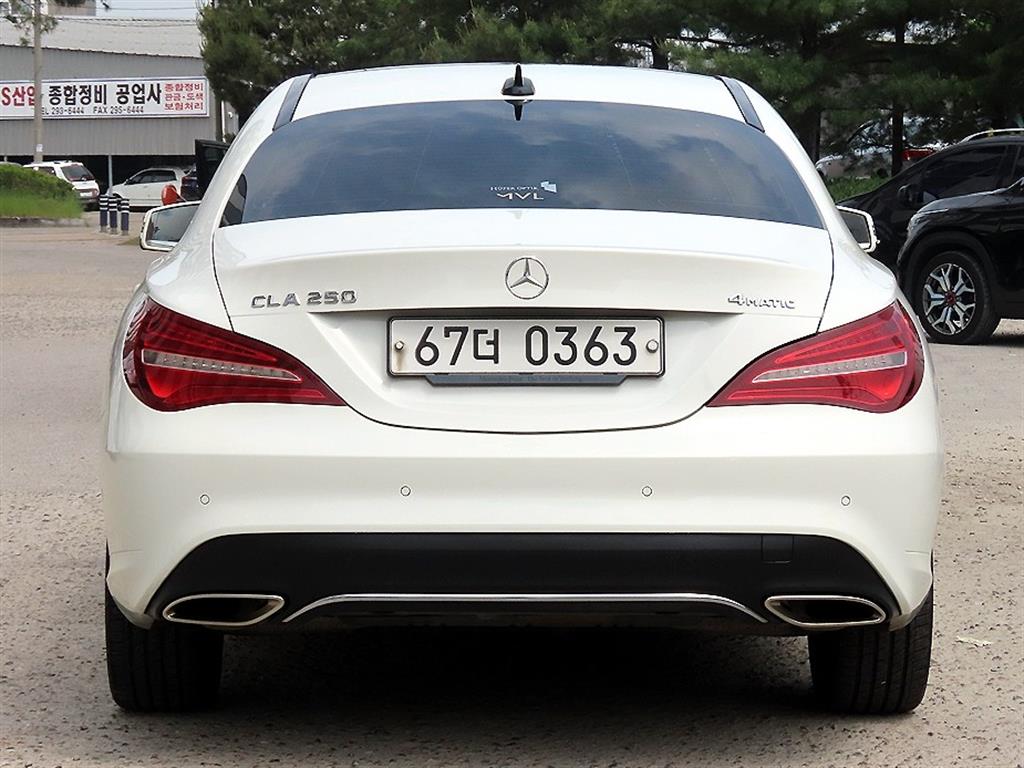 Mercedes Benz CLA Class - Vista 4