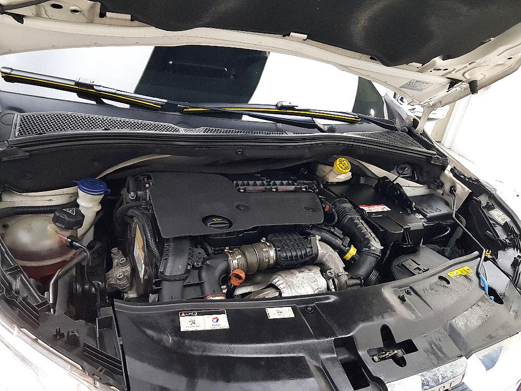 Peugeot 2008 - Vista 6