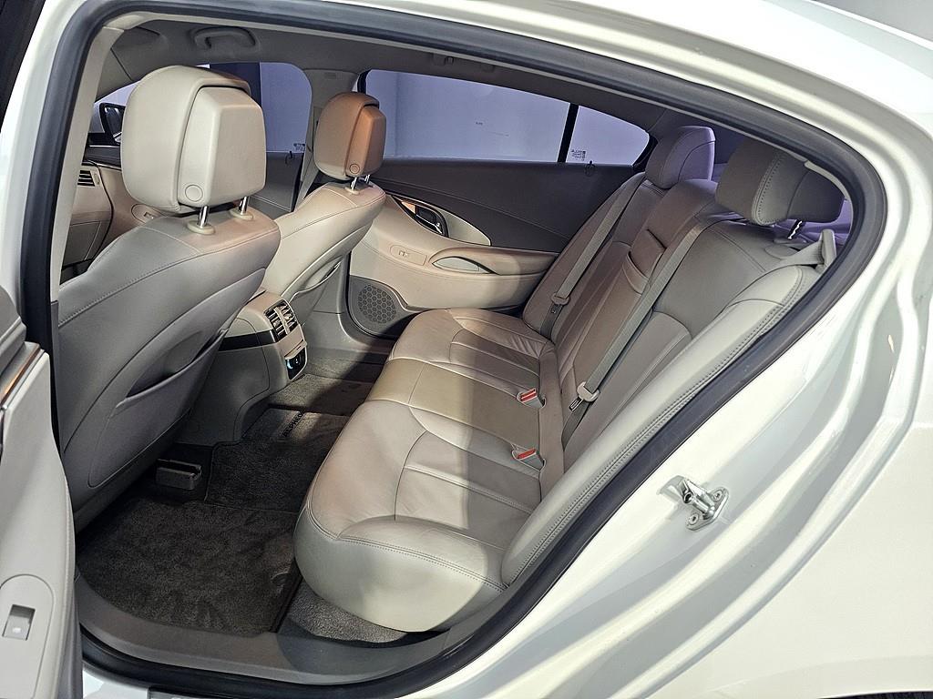 DAEWOO Alpheon - Vista 8