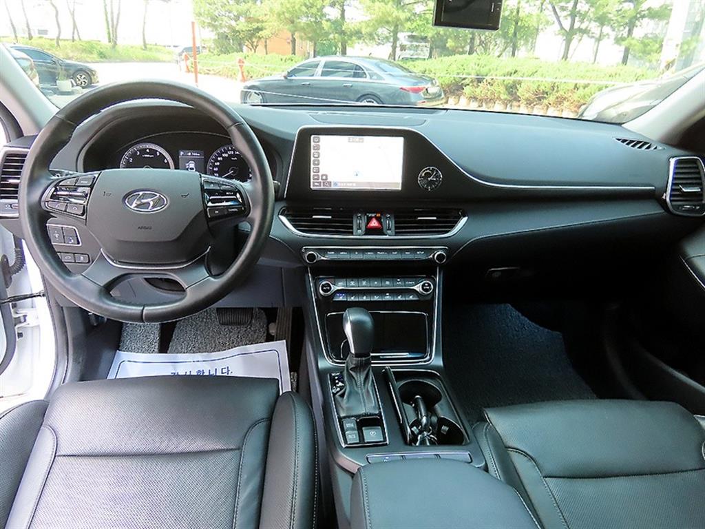HYUNDAI Grandeur - Vista 7