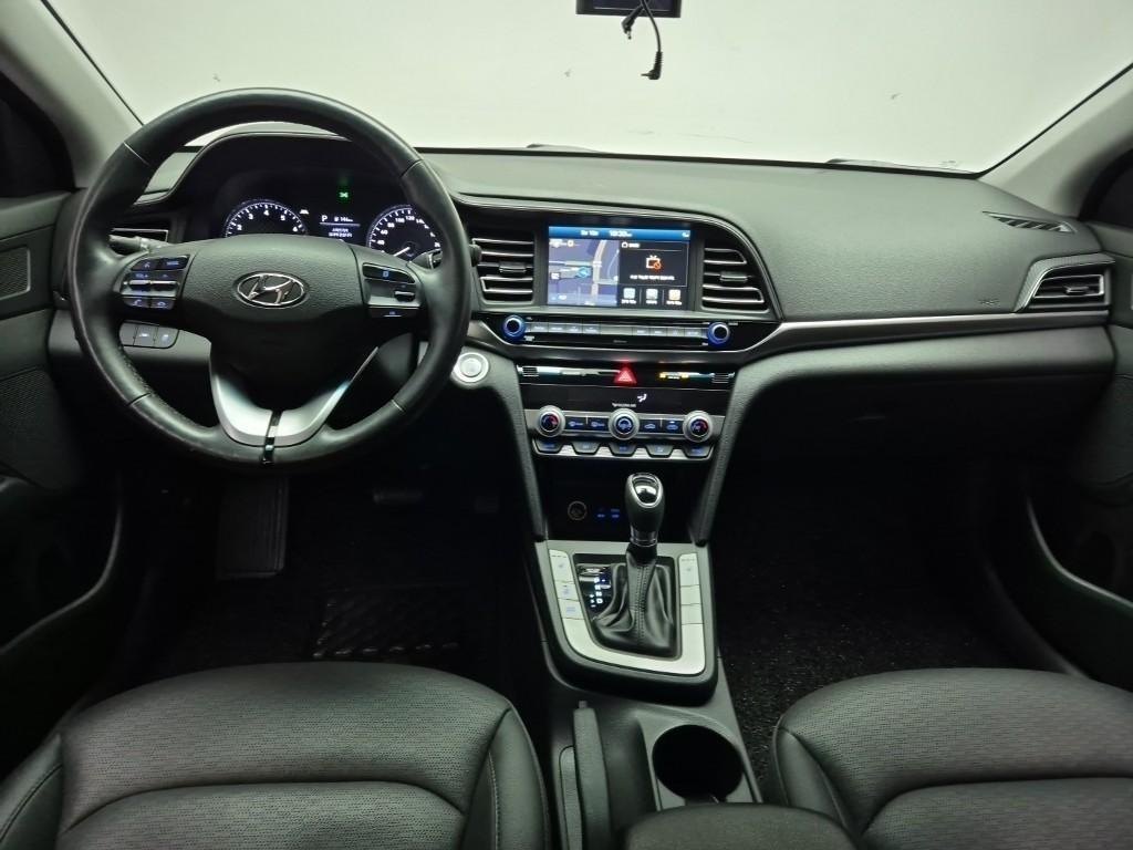 HYUNDAI Avante - Vista 7