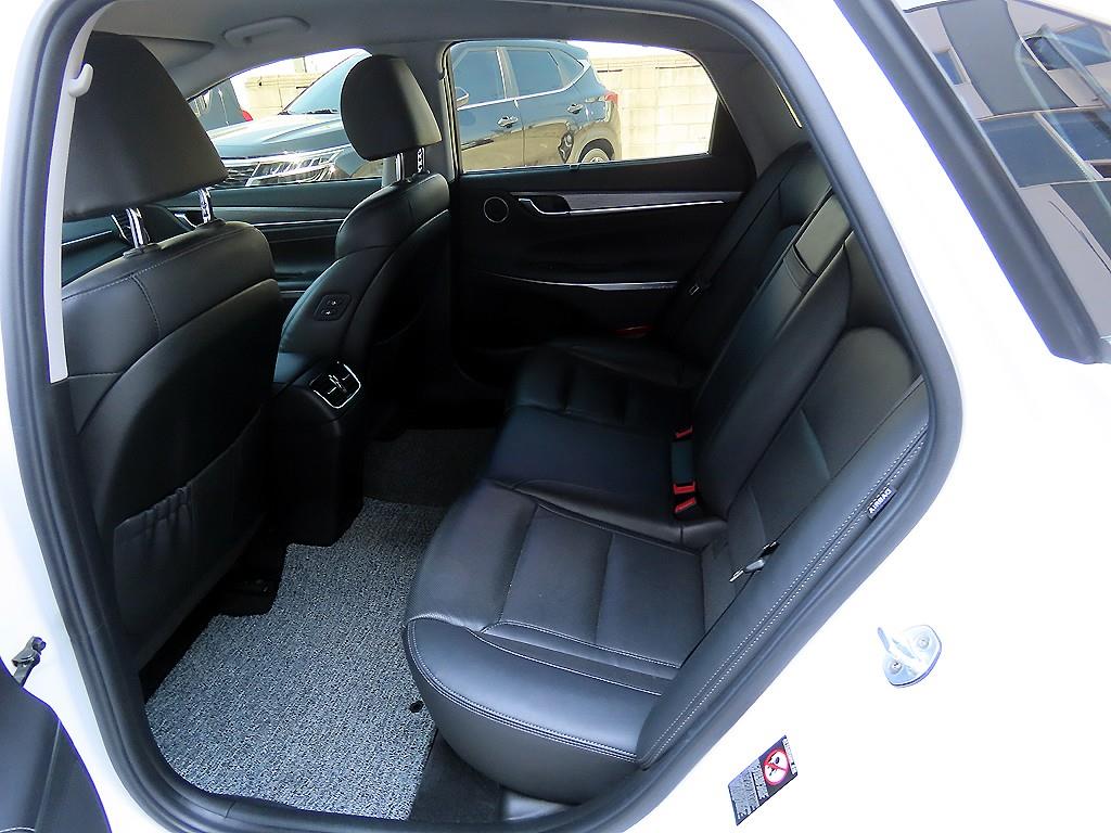 HYUNDAI Grandeur - Vista 6