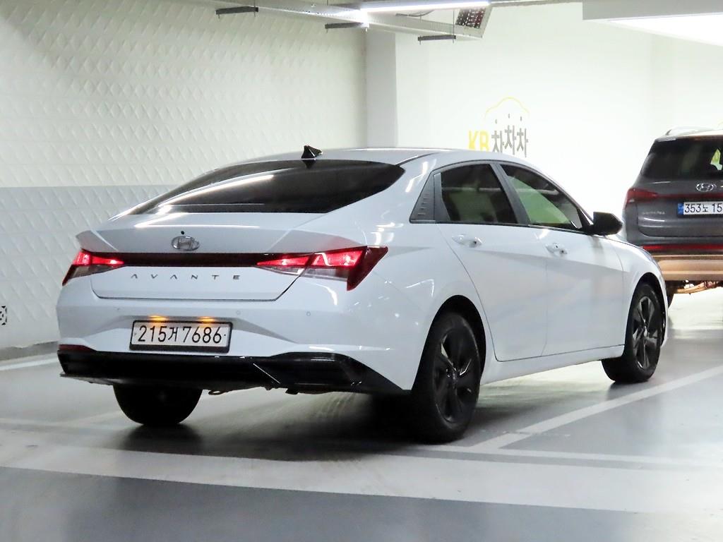 HYUNDAI Avante - Vista 4