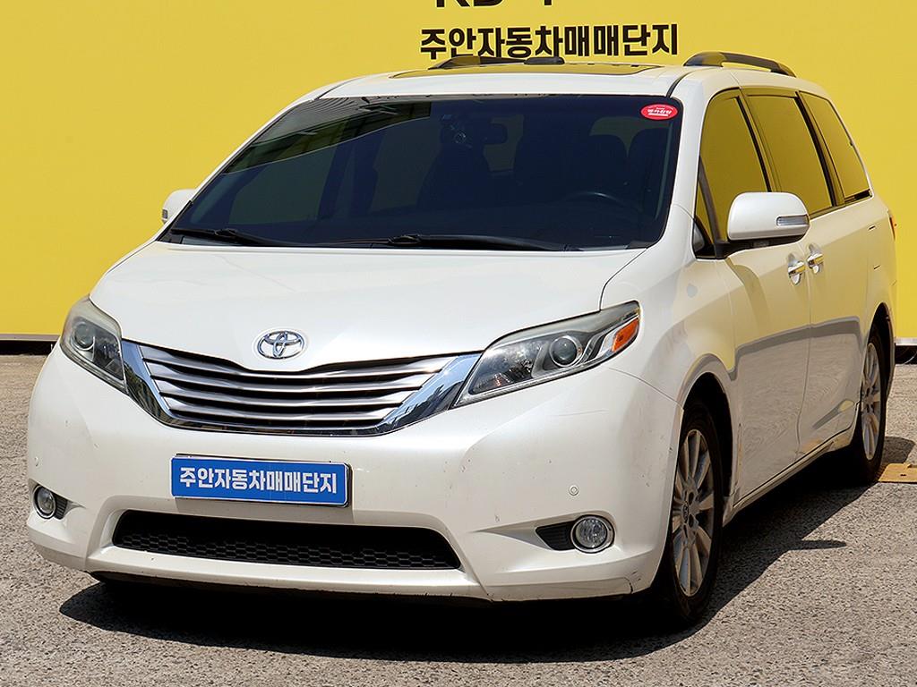 Toyota Siena - Vista 3