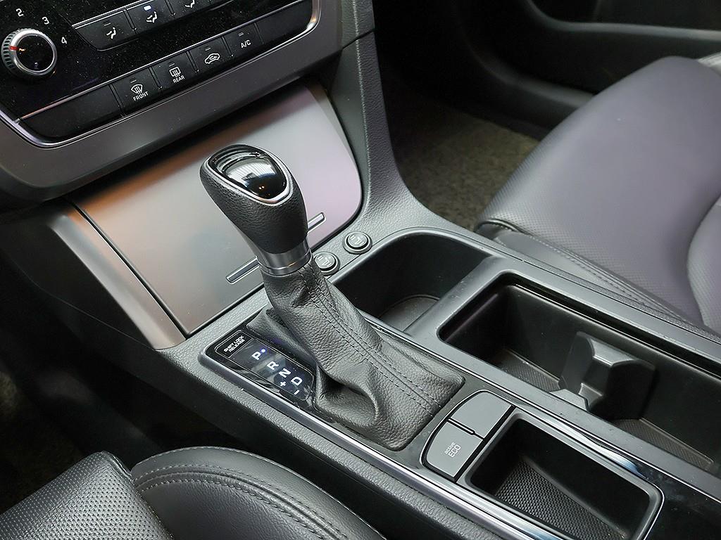 HYUNDAI Sonata 2017 Gris - Importación desde Corea - HF Imports Iquique - Foto 10
