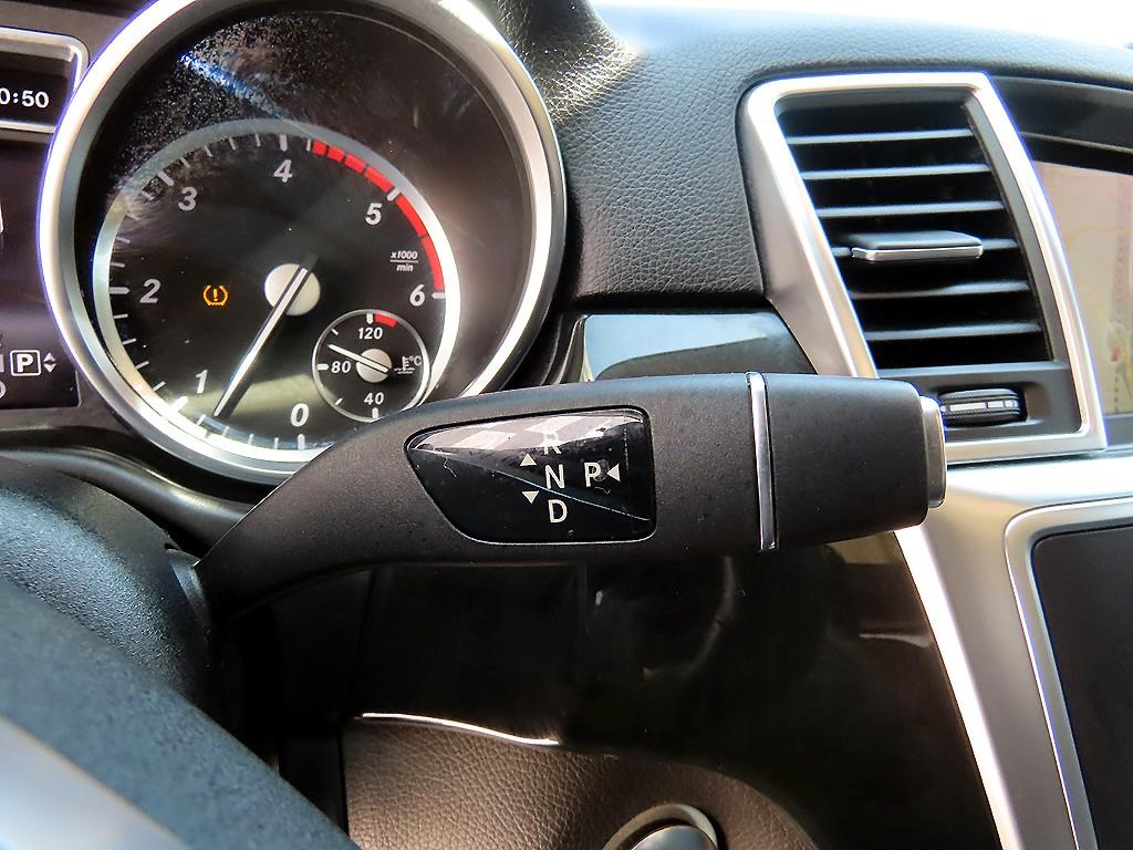 Mercedes Benz M Class - Vista 10