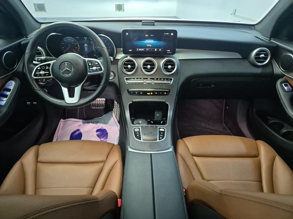 Mercedes Benz GLC Class - Vista 7
