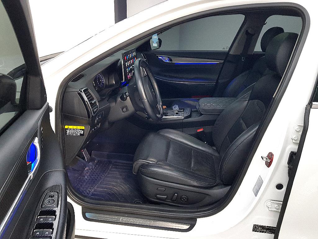 HYUNDAI Grandeur - Vista 7