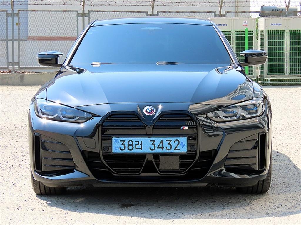 BMW i4 2023 Negro - Importación desde Corea - HF Imports Iquique - Foto 1