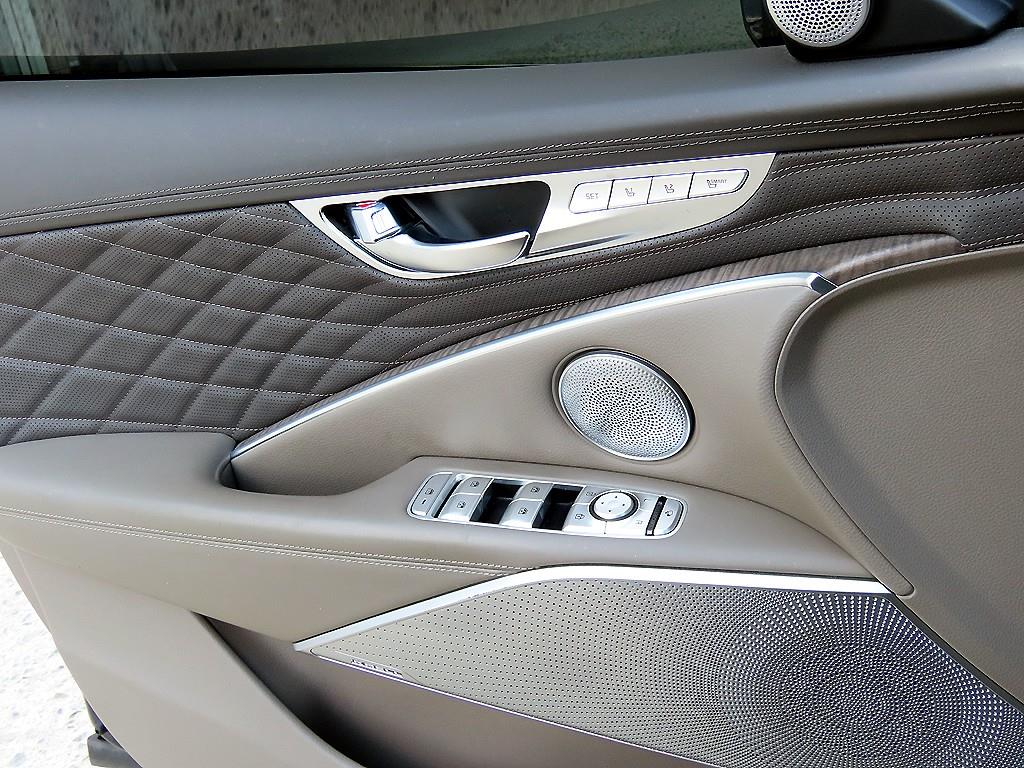 KIA K9 - Vista 12