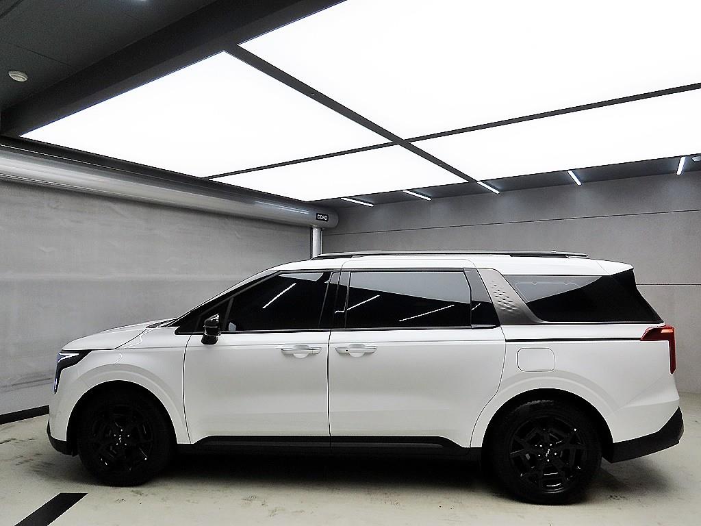 KIA Carnival - Vista 4
