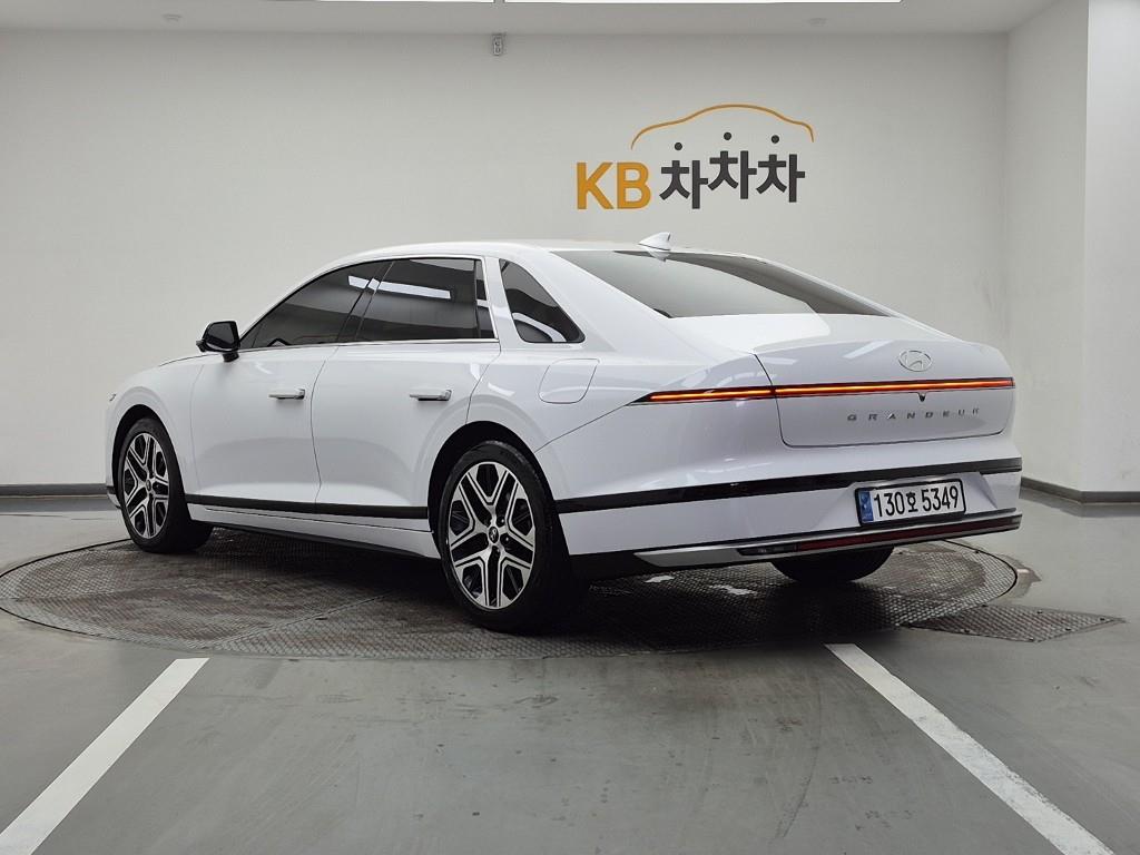 HYUNDAI Grandeur - Vista 3