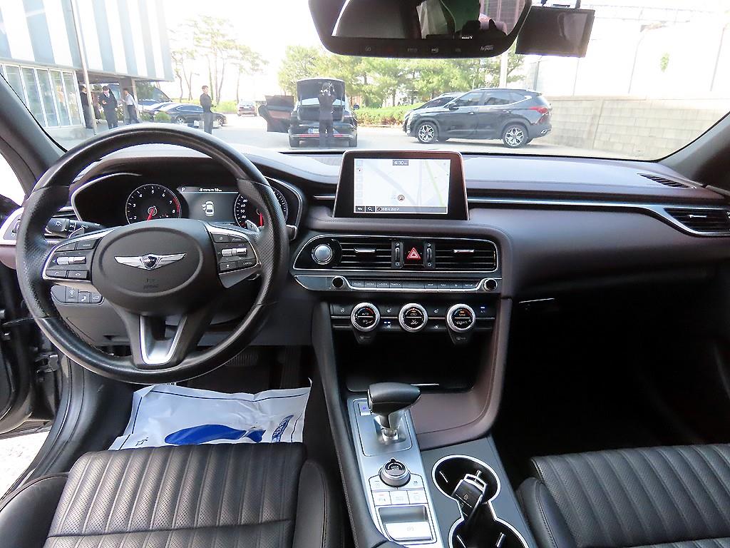 Genesis G70 - Vista 7