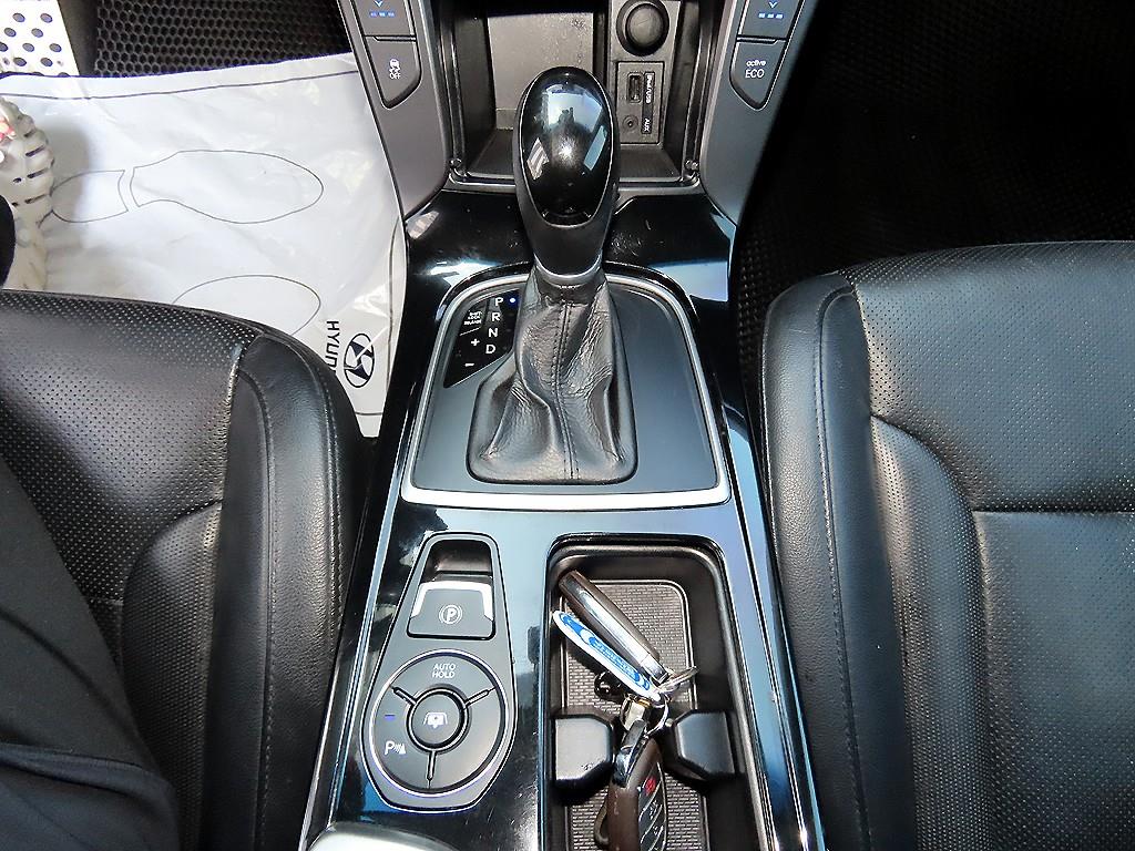 HYUNDAI i40 - Vista 10