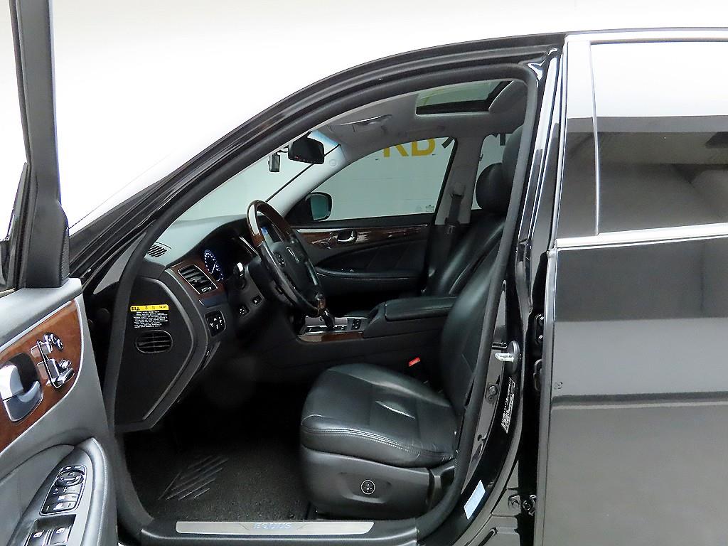 HYUNDAI Equus - Vista 12