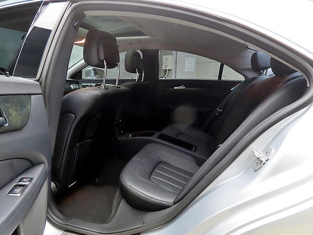 Mercedes Benz CLS Class - Vista 6