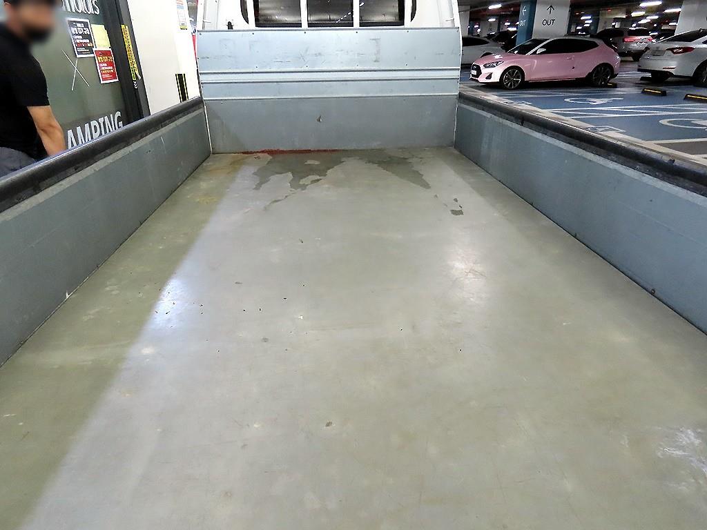 Small Truck Cargo (small) - Vista 6