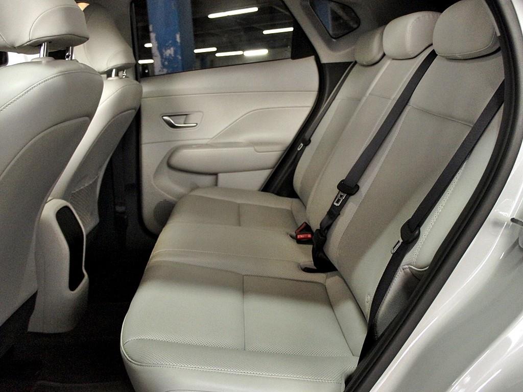 HYUNDAI Kona - Vista 11