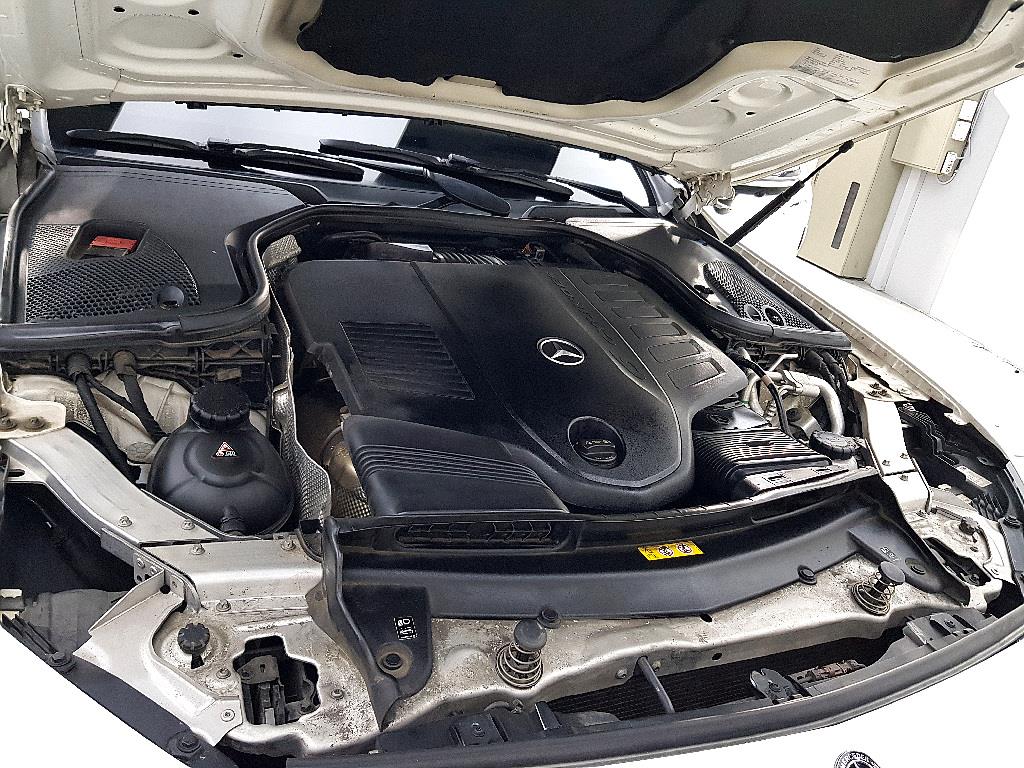 Mercedes Benz CLS Class - Vista 6