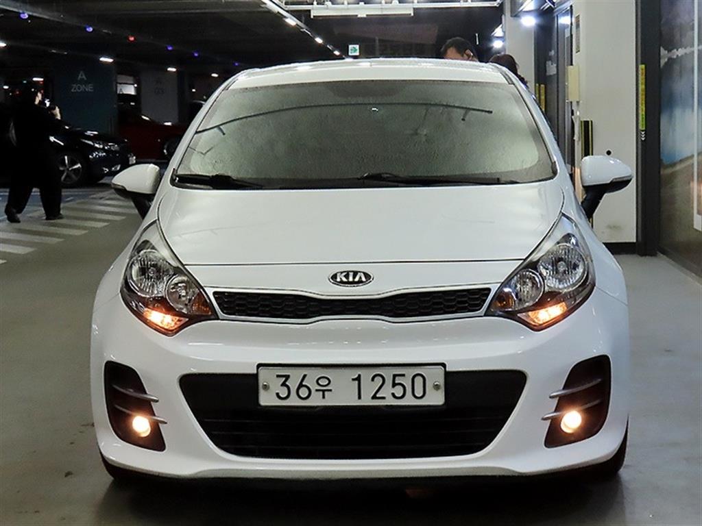 KIA Pride - Vista 2