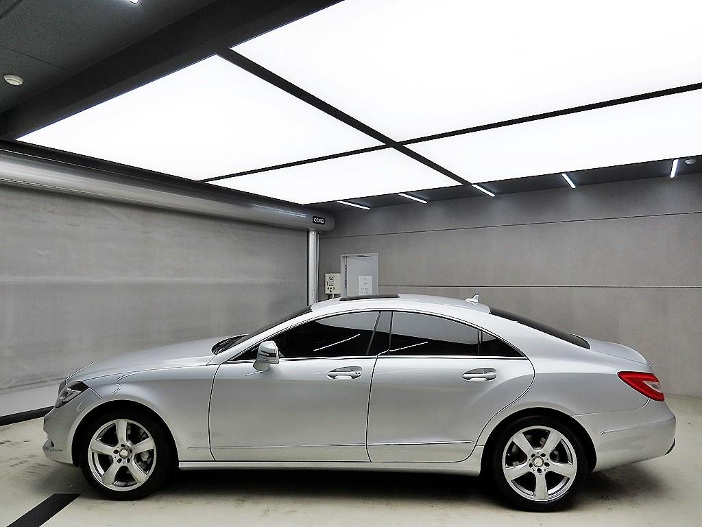 Mercedes Benz CLS Class - Vista 4