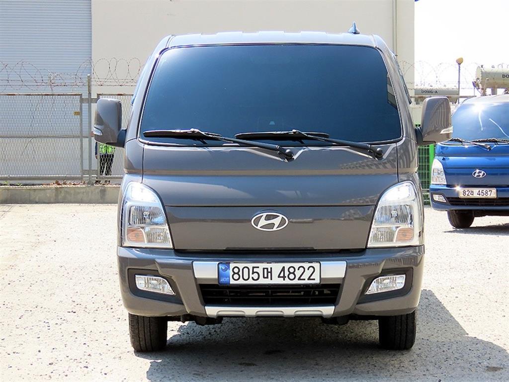 Small Truck Cargo (small) 2024 Café - Importación desde Corea - HF Imports Iquique - Foto 1