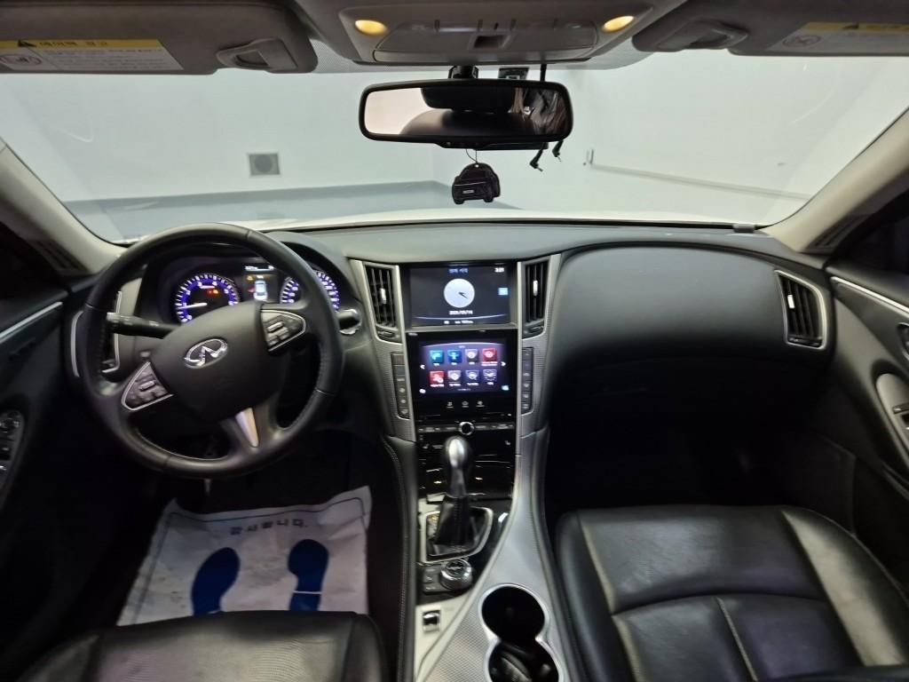 Infiniti Q - Vista 5