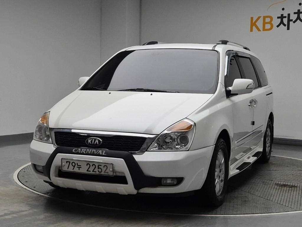 KIA Carnival 2013 Blanco - Importación desde Corea - HF Imports Iquique - Foto 1