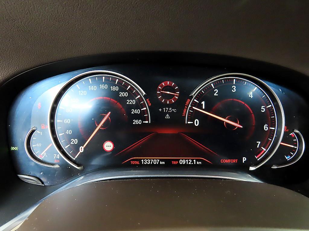 BMW 7 Series - Vista 8