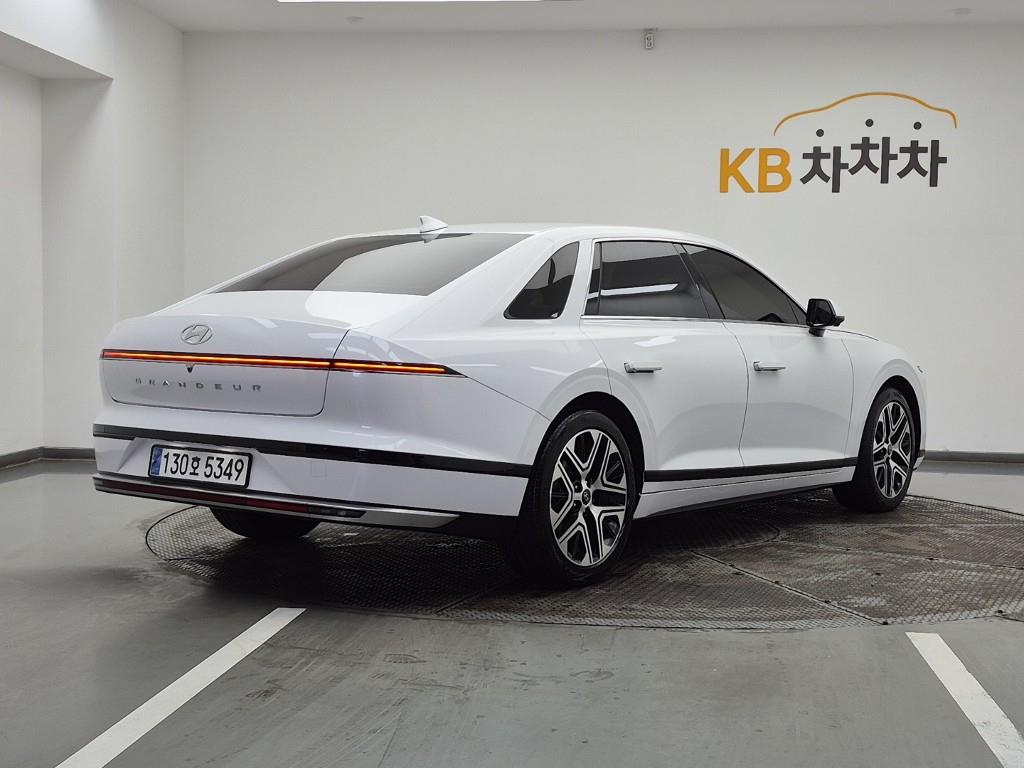 HYUNDAI Grandeur - Vista 4
