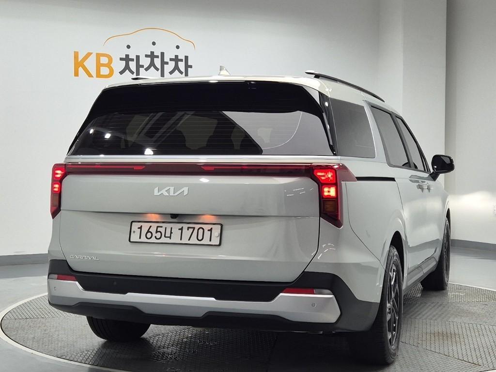 KIA Carnival - Vista 3
