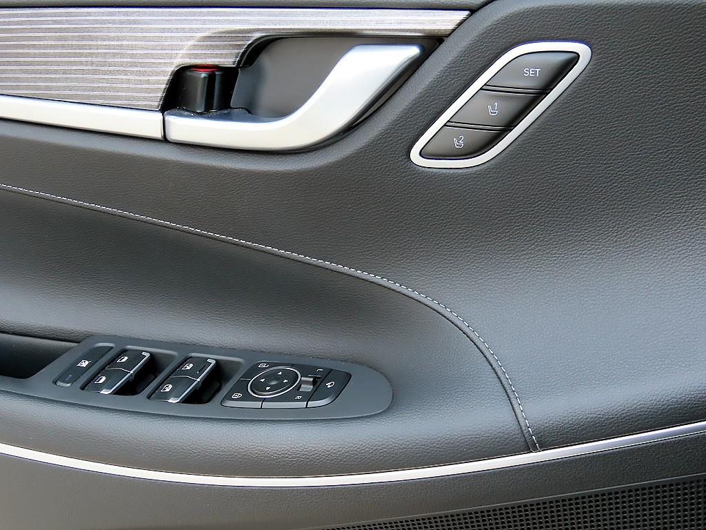 HYUNDAI Grandeur - Vista 11