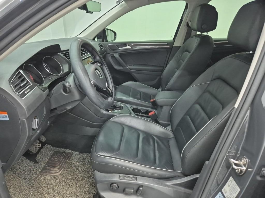 Volkswagen Tiguan - Vista 11