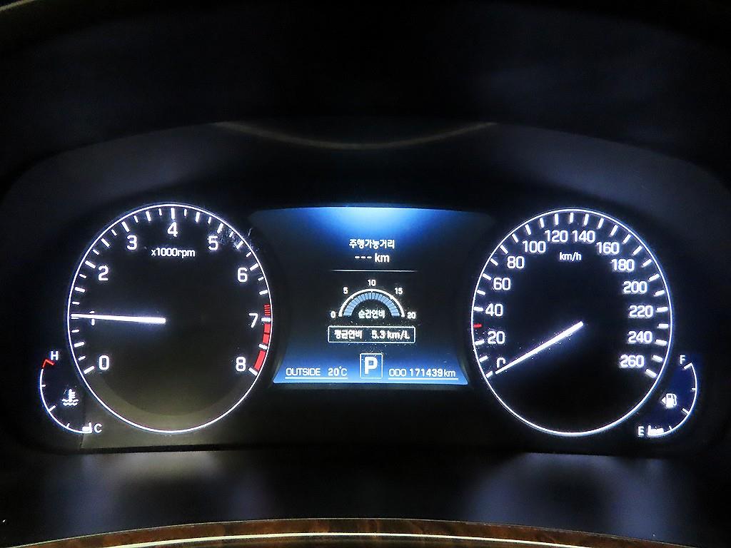 HYUNDAI Equus - Vista 6