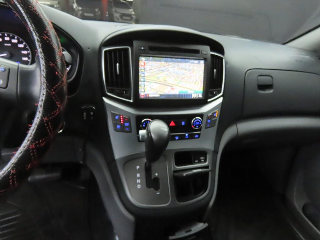 HYUNDAI Starex - Vista 11