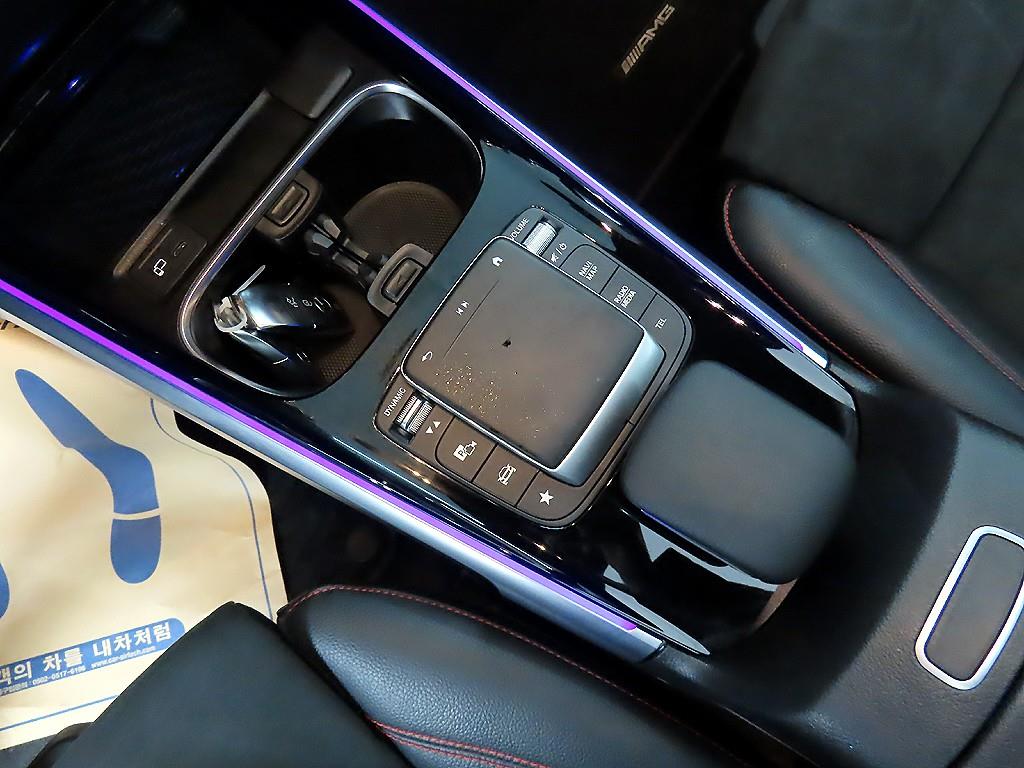 Mercedes Benz GLB Class - Vista 12