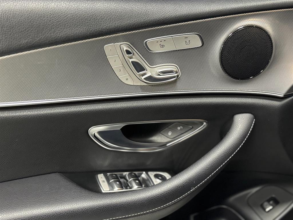 Mercedes Benz E class - Vista 10